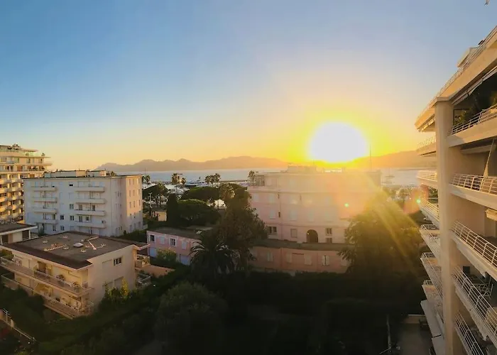 Amazing Sea View, Parking, Easy Access Cannes