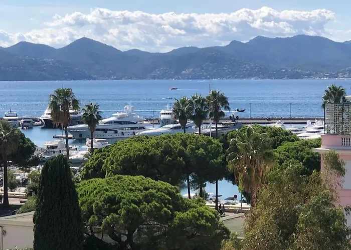 Amazing Sea View, Parking, Easy Access Apartamento