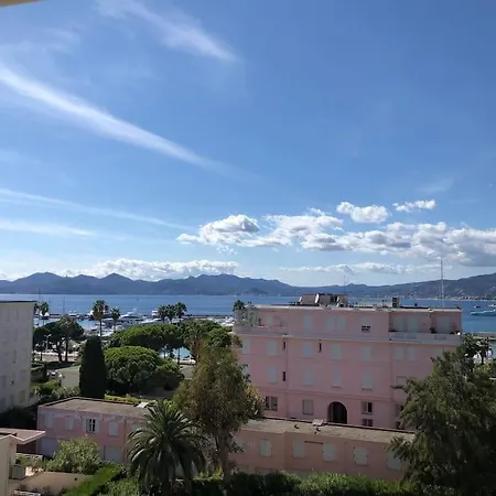 Amazing Sea View, Parking, Easy Access Апартаменты *